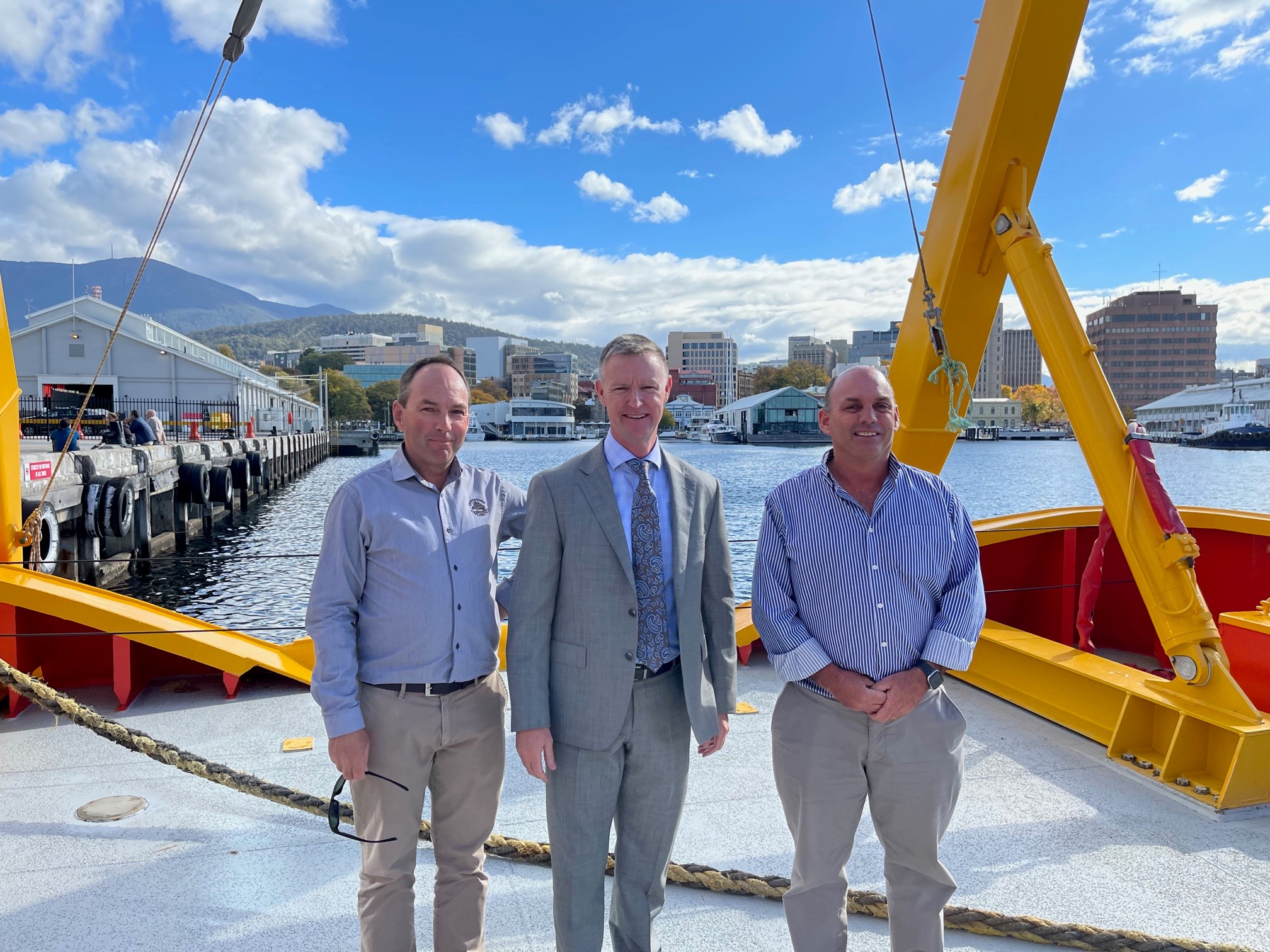 OFFSHORE UNLIMITED VISITED BY HYDROGRAPHER OF AUSTRALIA